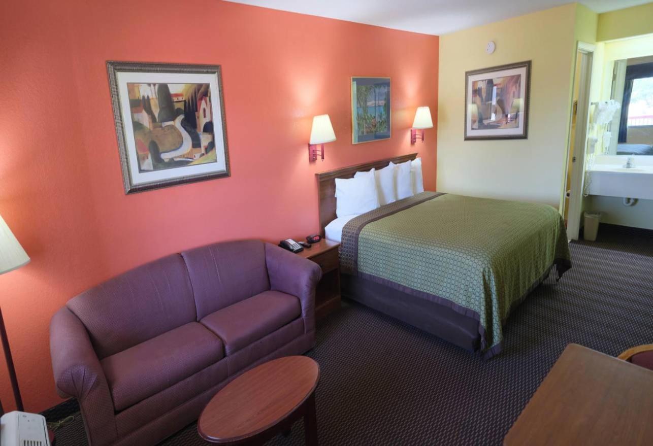 Budget Inn & Suites Hawkinsville Exterior foto